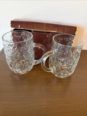 jcpenney Clear Floral Embossed Glass Mugs, Set of 2 in original box!